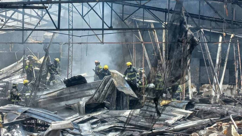 Se incendia Rumba Café en avenida Juárez en Puebla, ¿qué pasó?