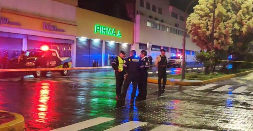 Abaten a presunto delincuente tras asalto a Pirma en Puebla; un policía herido