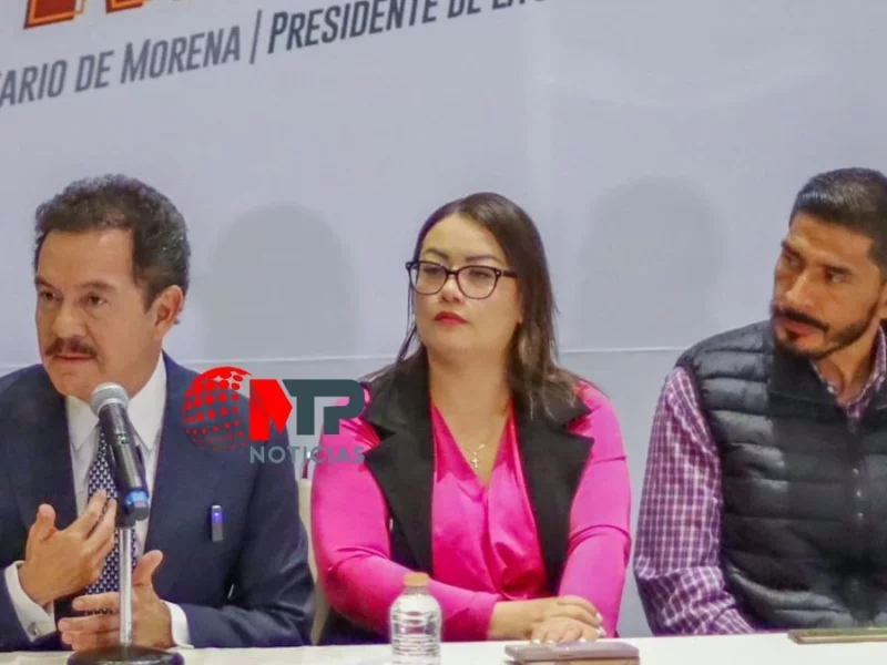 Reaparece Carlos Morales con Ignacio Mier, tras exilio por orden de aprehensión