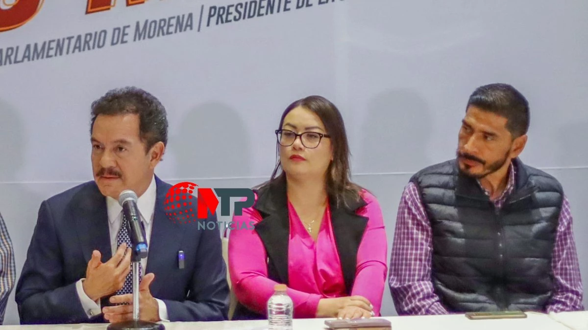 Reaparece Carlos Morales con Ignacio Mier, tras exilio por orden de aprehensión