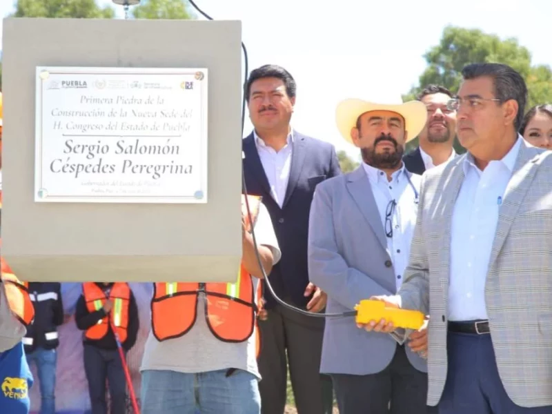 Nuevo Congreso de Puebla se inaugurará en julio de 2024: gobernador coloca primera piedra