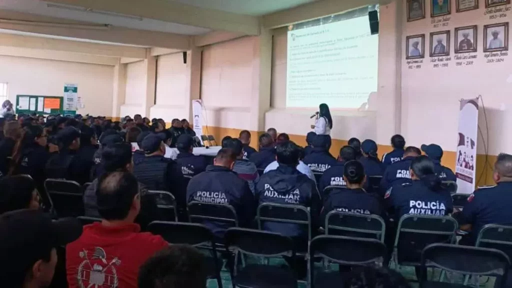 Reciben capacitación en atención de emergencias elementos de la Policía Municipal