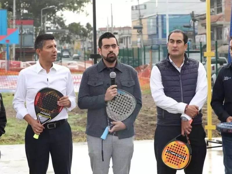 Eduardo Rivera Pérez en inicio de la rehabilitación del parque de la Popular Coatepec.