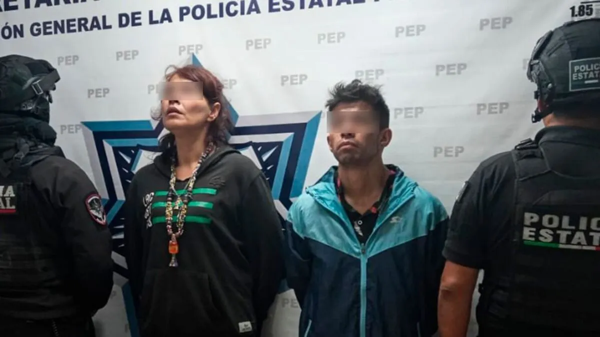 Son detenidos dos presuntos narcomenudistas en colonia La Loma, Puebla