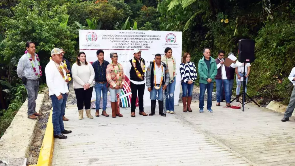 Se pavimenta el camino de acceso al santuario de las luciérnagas en Tlatlauquitepec