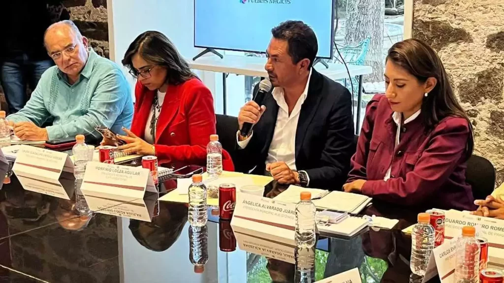 Porfirio Loeza trabaja en la certificación de turismo sostenible de Tlatlauquitepec