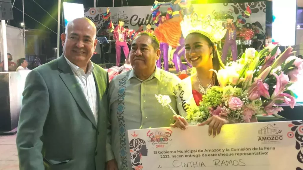 Premian a Cinthia como embajadora cultural de Amozoc