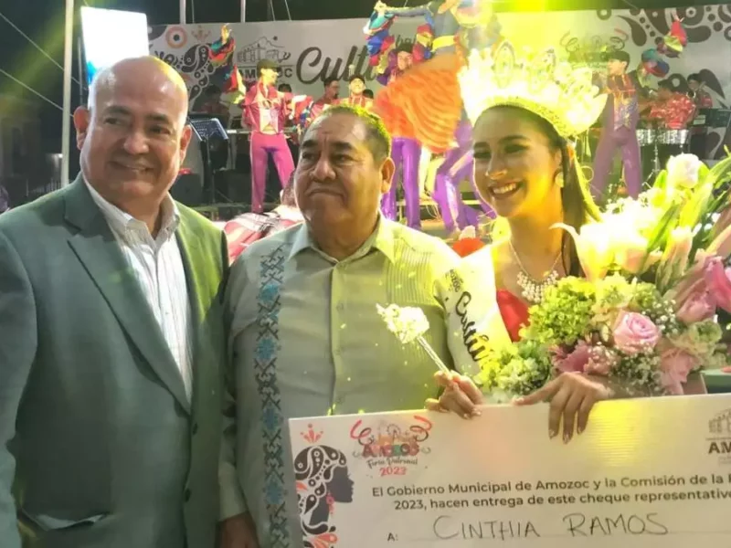 Premian a Cinthia como embajadora cultural de Amozoc