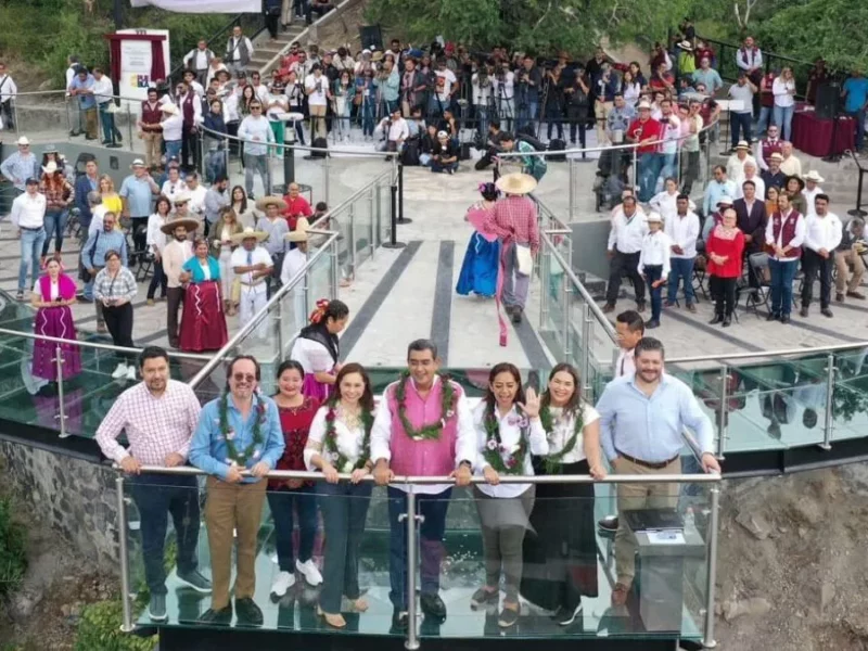 Sergio Salomón inaugura Mirador de Cristal en Atlixco