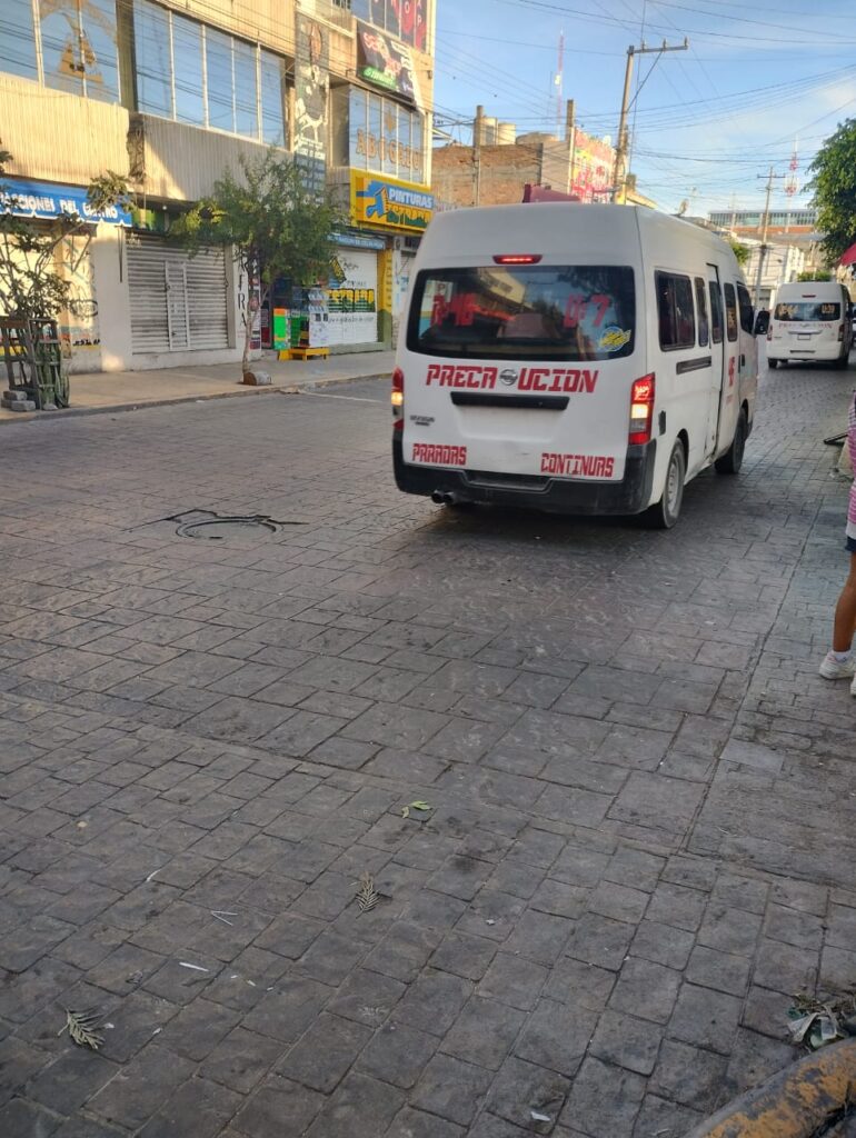 Sin placas circulan taxis y transporte público en Tehuacán
