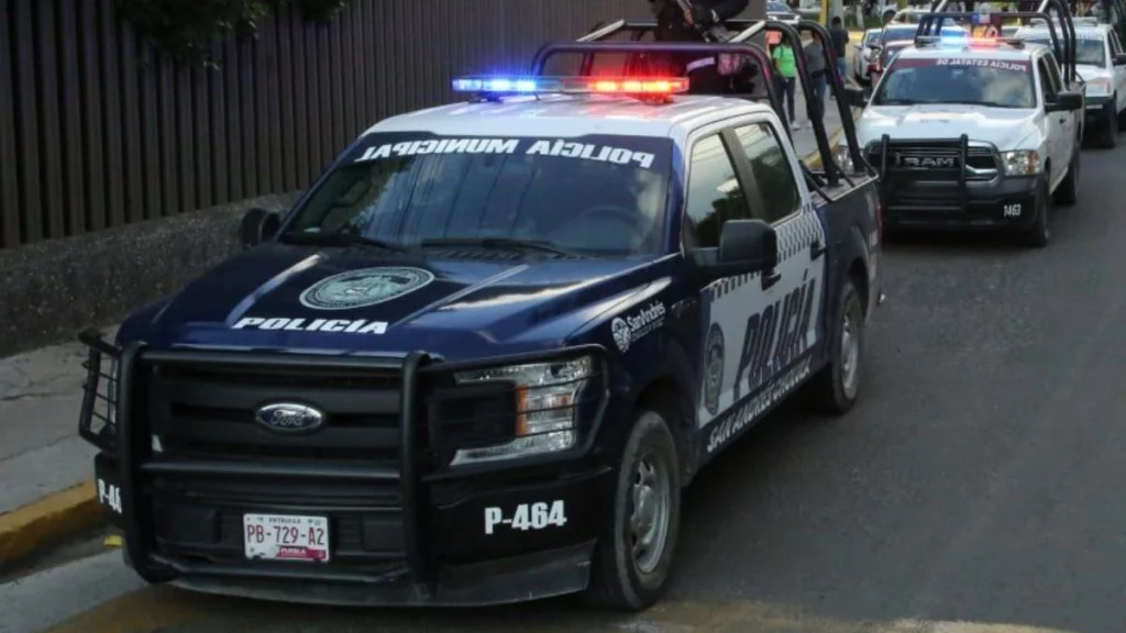 Abandonan cadáver baleado de hombre en terracería de San Andrés Cholula, Puebla