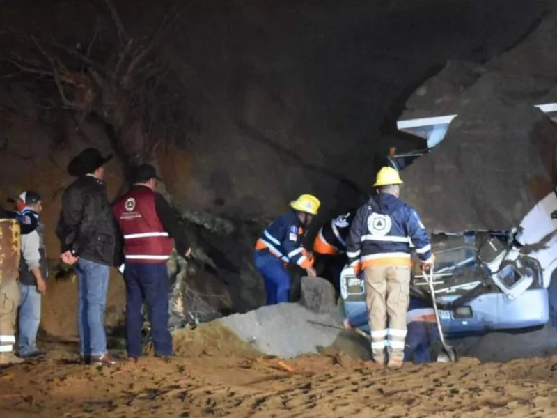 Alud de tierra en Tlatlauquitepec: muere uno de los hombres sepultados