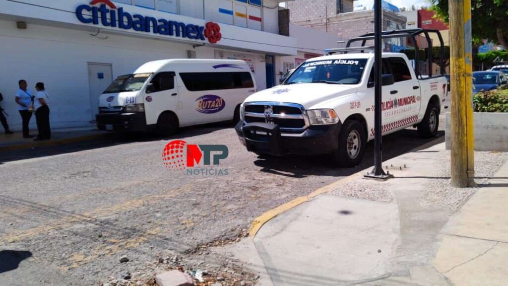 Asaltan a clientes y empleados de Citibanamex en Tecamachalco