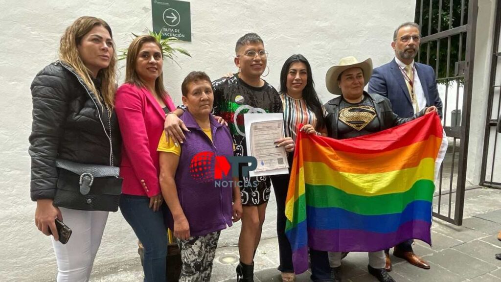 Betucky Camacho, la segunda persona en obtener identidad no binaria en Puebla