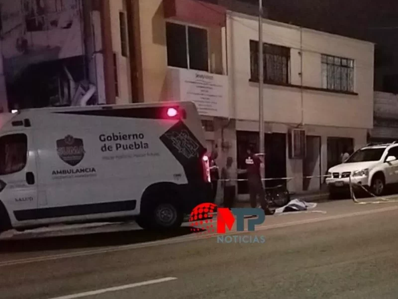 ¡Trágico! Muere ciclista tras chocar con la puerta de un auto en Bugambilias