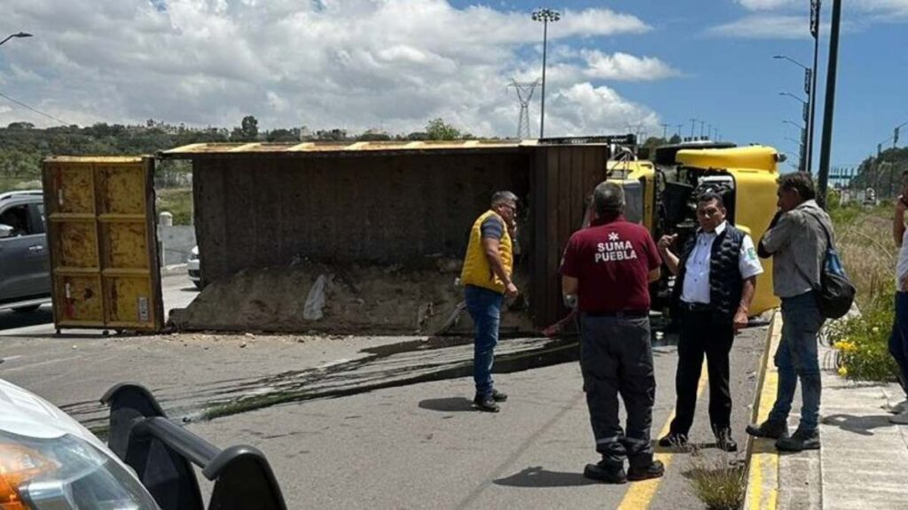 Doble volcadura en Periférico Ecológico: ¿qué ocurrió?