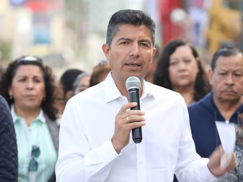 Eduardo Rivera da inicio a rehabilitación de dos calles en Granjas Puebla con inversión de 8.5 MDP