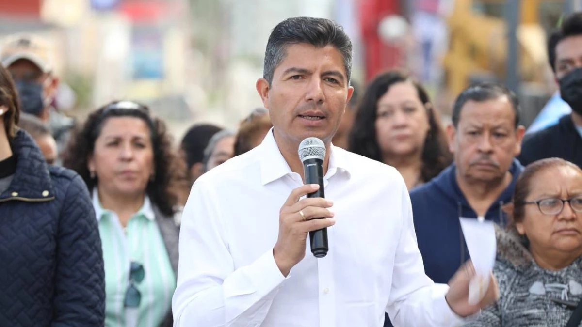 Eduardo Rivera da inicio a rehabilitación de dos calles en Granjas Puebla con inversión de 8.5 MDP