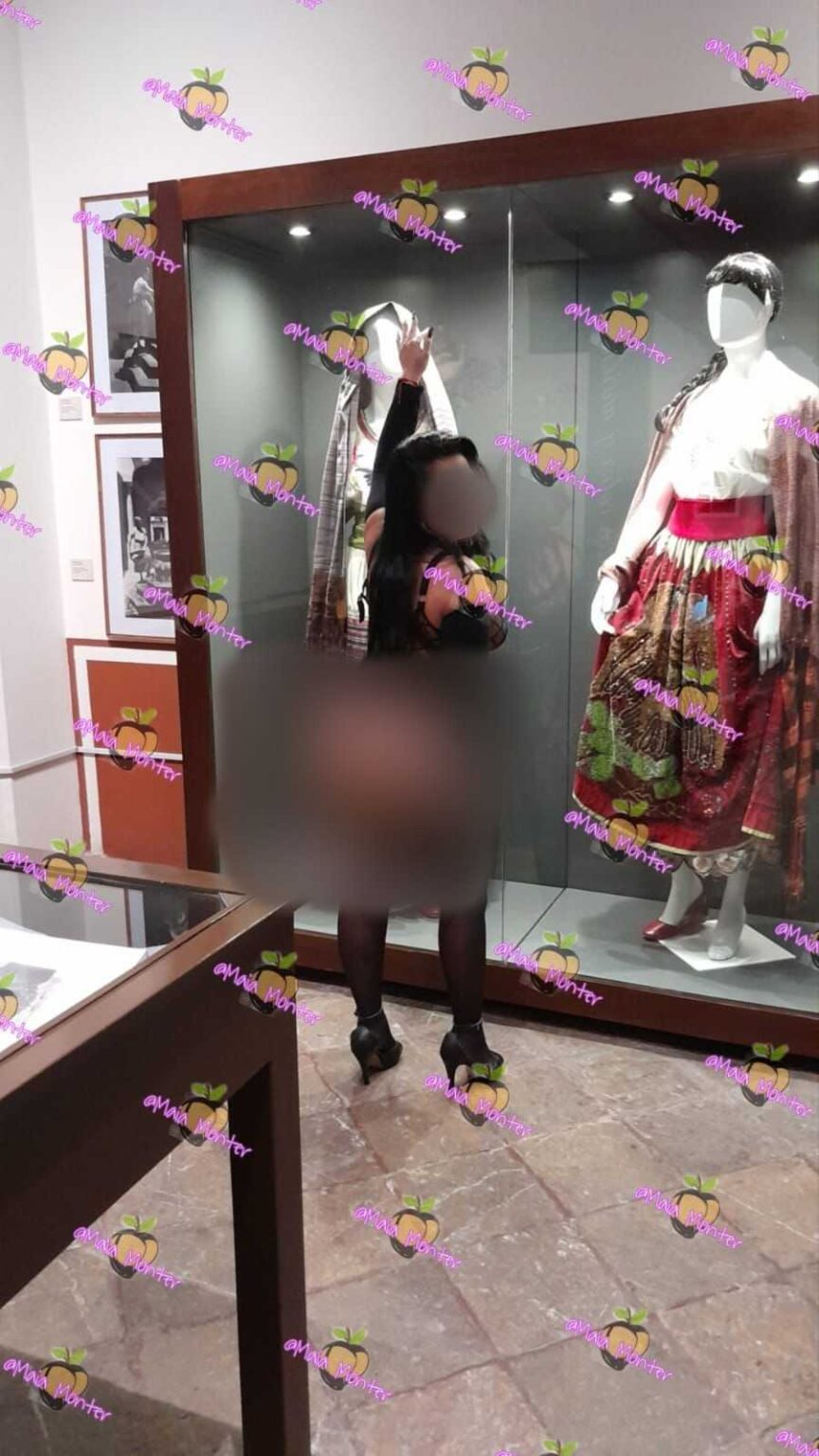 Mujer Se Toma Fotos Semidesnuda En Casa De Alfeñique En Puebla 7497