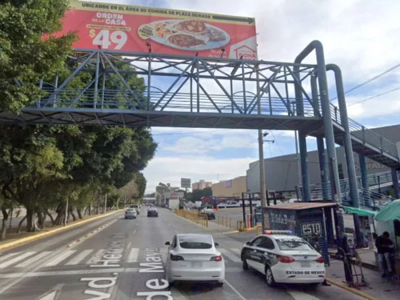 Puente peatonal de Plaza Dorada será sustituido por un semáforo: fecha de retiro