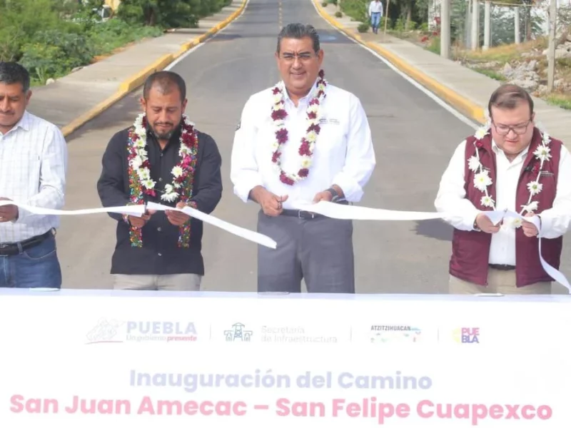 Sergio Salomón entrega pavimentación de vialidad en Atzitzihuacan, con inversión de 17 MDP