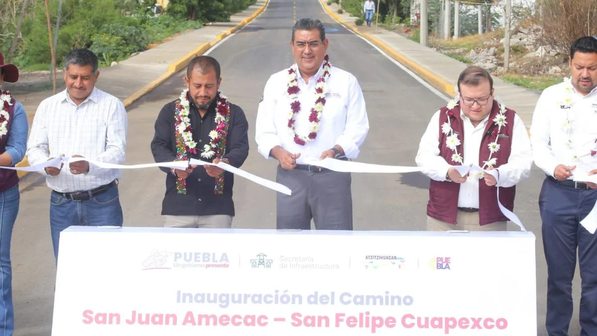 Sergio Salomón entrega pavimentación de vialidad en Atzitzihuacan, con inversión de 17 MDP