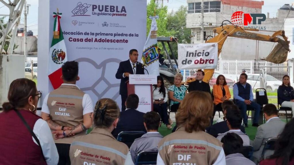 Sergio Salomón y Gaby Bonilla inician Casa del Adolescente en Cuautlancingo con 28.7 MDP