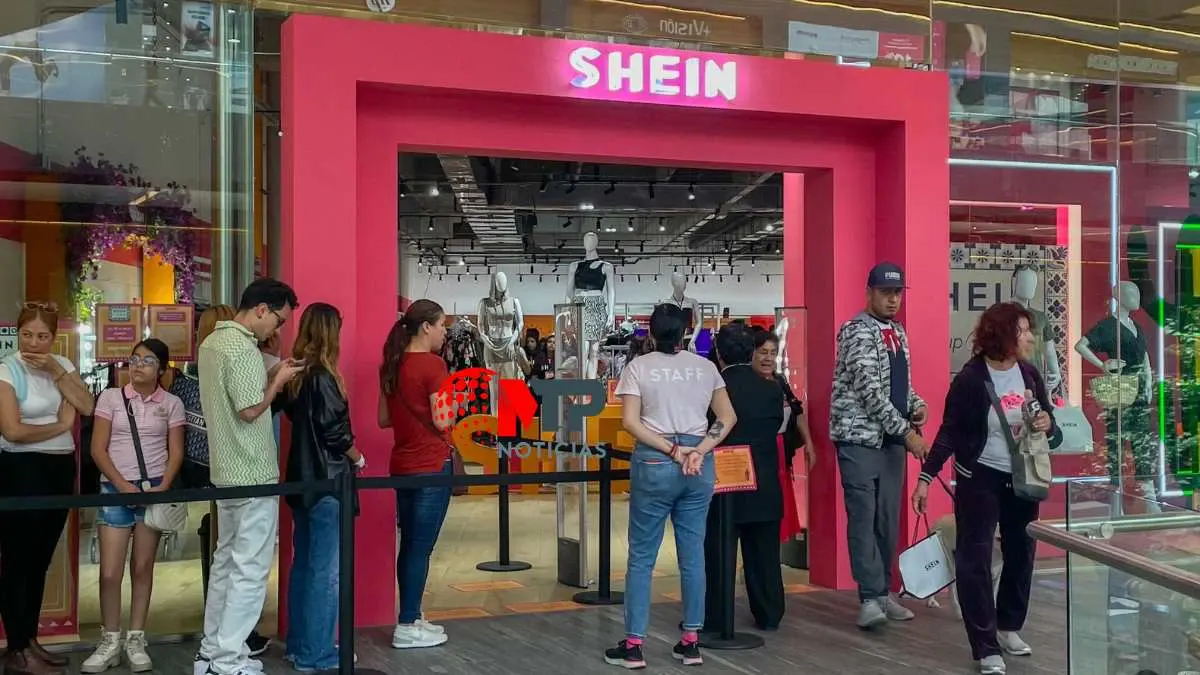 SHEIN se va de Puebla: filas en último día de su tienda itinerante
