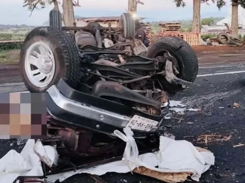 Tráiler embiste camioneta en Tlaxcala: una abuelita muere y su esposo queda lesionado