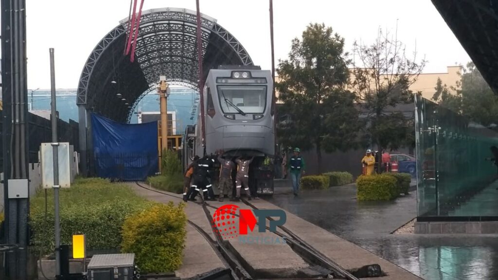 ¡Adiós Tren Turístico Puebla-Cholula! Desmantelan vagones para venderlos