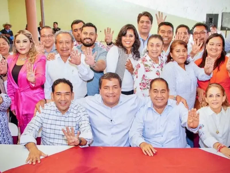 Se reúne Julio Huerta con liderazgos políticos y sociales de región de Tepeaca