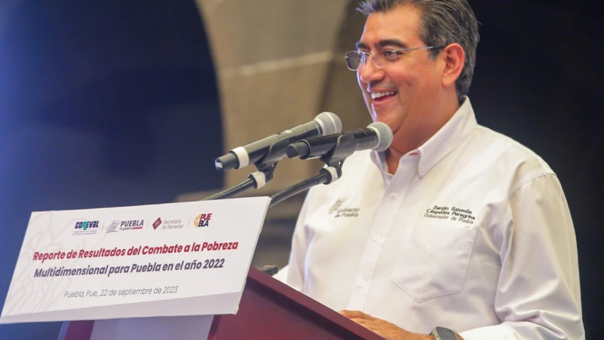 Sergio Salomón en presentación de disminución de la pobreza alimentaria en Puebla.