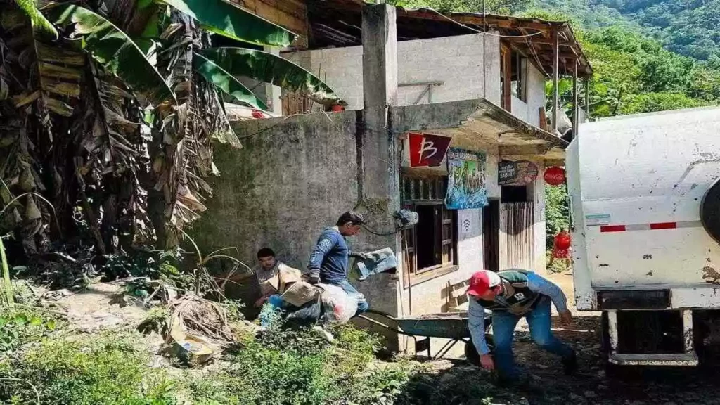 Trabajan en prevención del dengue en Tlatlauquitepec