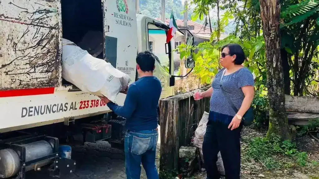 Trabajos por parte del ayuntamiento de Tlatlauquitepec para prevenir el dengue
