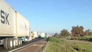 Accidente vial en la Acatzingo-Ciudad Mendoza provoca tráfico