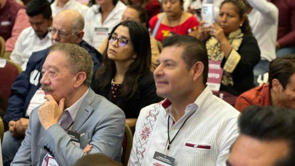 Alejandro Armenta en reunión que sostuvieron legisladores de Morena
