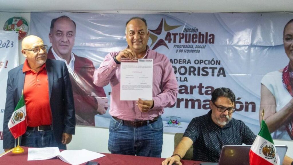 David Méndez también se registra por candidatura a gubernatura de Puebla por el partido Morena.