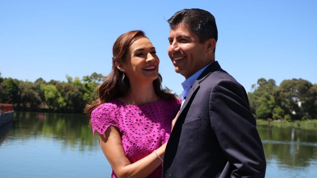 Liliana Ortiz y Eduardo Rivera tras informe de labores al frente del Smdif.