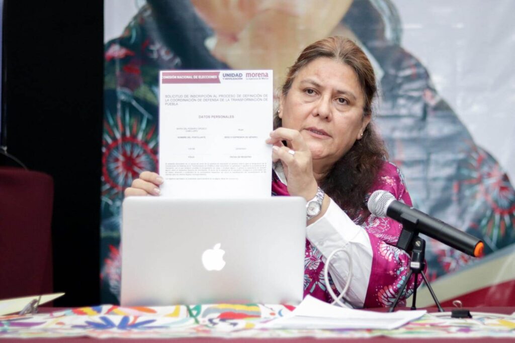 Rosario Orozco se registra para competir por candidatura a gobernador de Puebla.