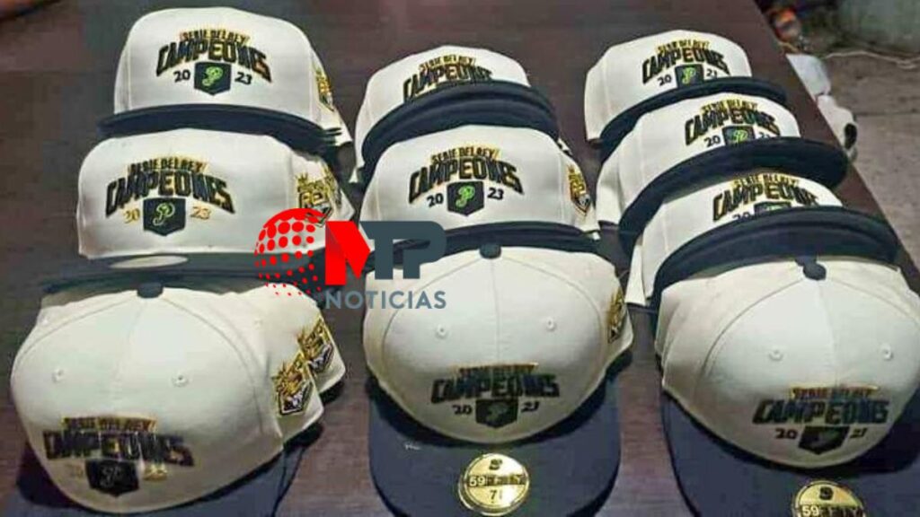 Gorras de Pericos de Puebla, campeones de la Serie del Rey.