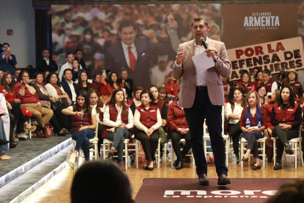 Senador, Alejandro Armenta en foro de mujeres en Puebla