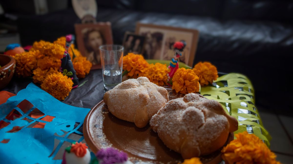 Altar De Muertos: Elementos Que No Pueden Faltar En La Ofrenda