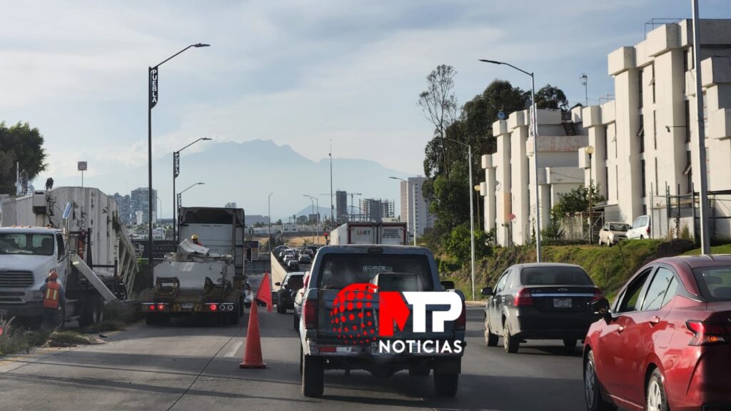 Caos vial en Bulevar Carmelitas por obras