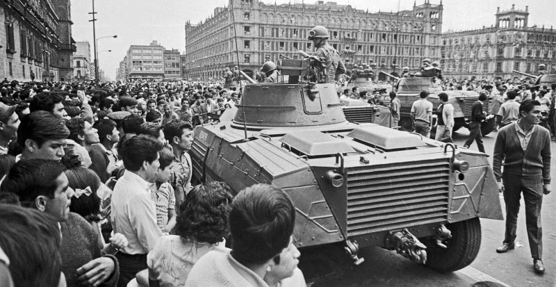 Ejército rodea a estudiantes 1968