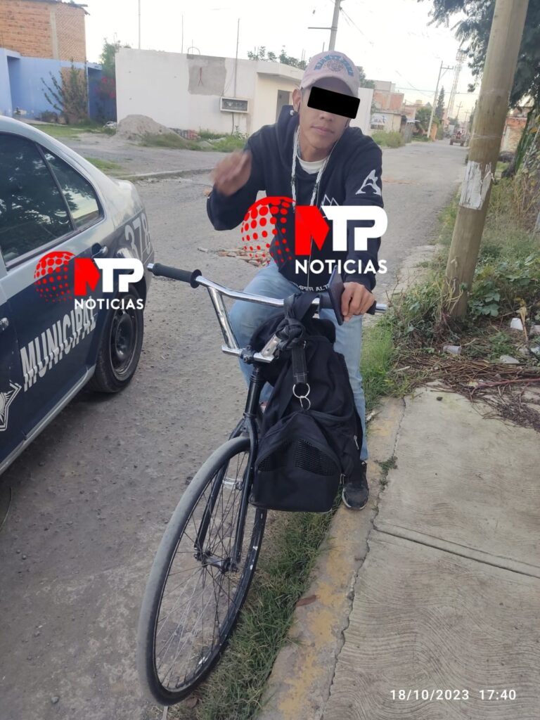 Ladrón se roba patrulla en San Pedro Cholula
