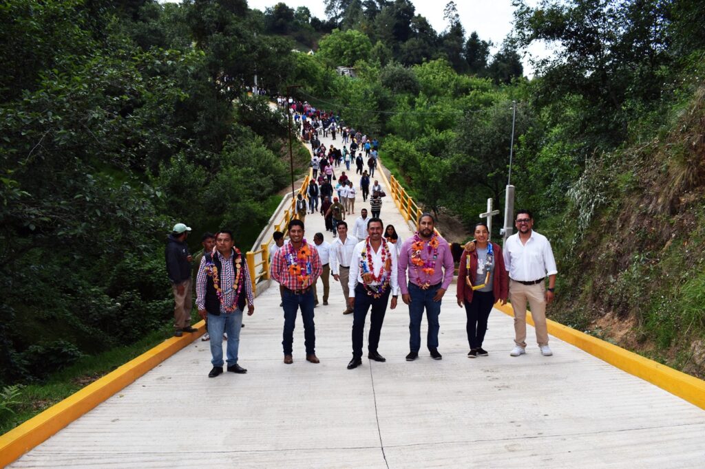 Inauguración de obras en Tlatlauquitepec
