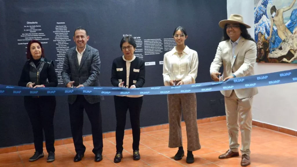 Lilia Cedillo inaugura la exposición 'El oleaje, las formas del arte'