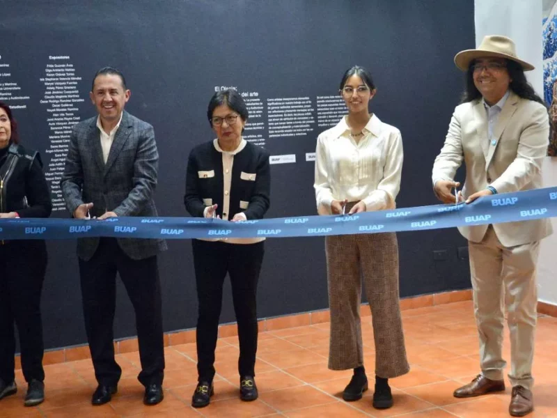Lilia Cedillo inaugura la exposición 'El oleaje, las formas del arte'