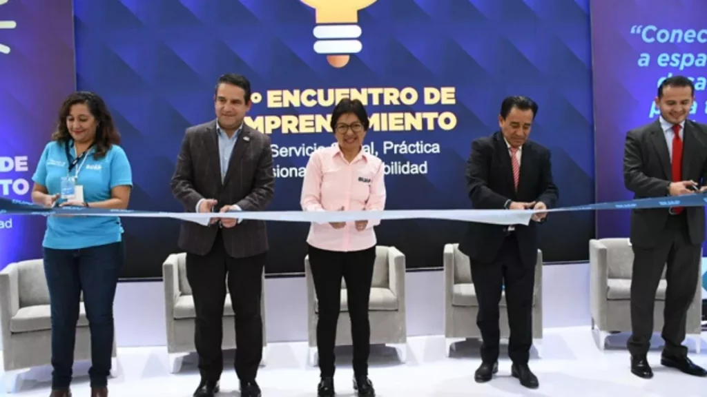 Lilia Cedillo inaugura quinto encuentro de Emprendimiento