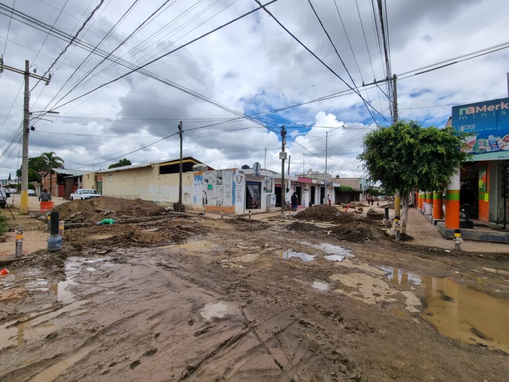 Obras inconclusas en la 16 de Septiembre San Andrés Cholula